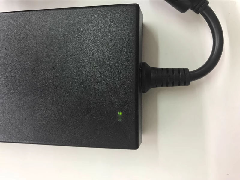 Delta ADP-180MB K 19,5 V 9,23  – Laptop Charger Bewertung und Preis